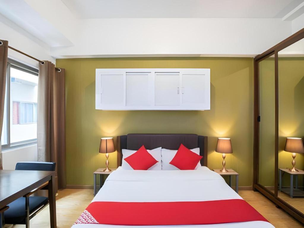 Oyo Flagship 90425 22 Hotel 3*