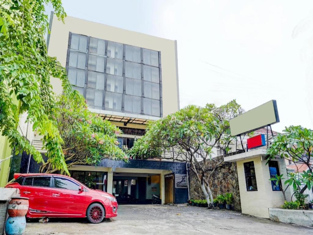 Oyo Flagship 90425 22 Hotel Surabaya